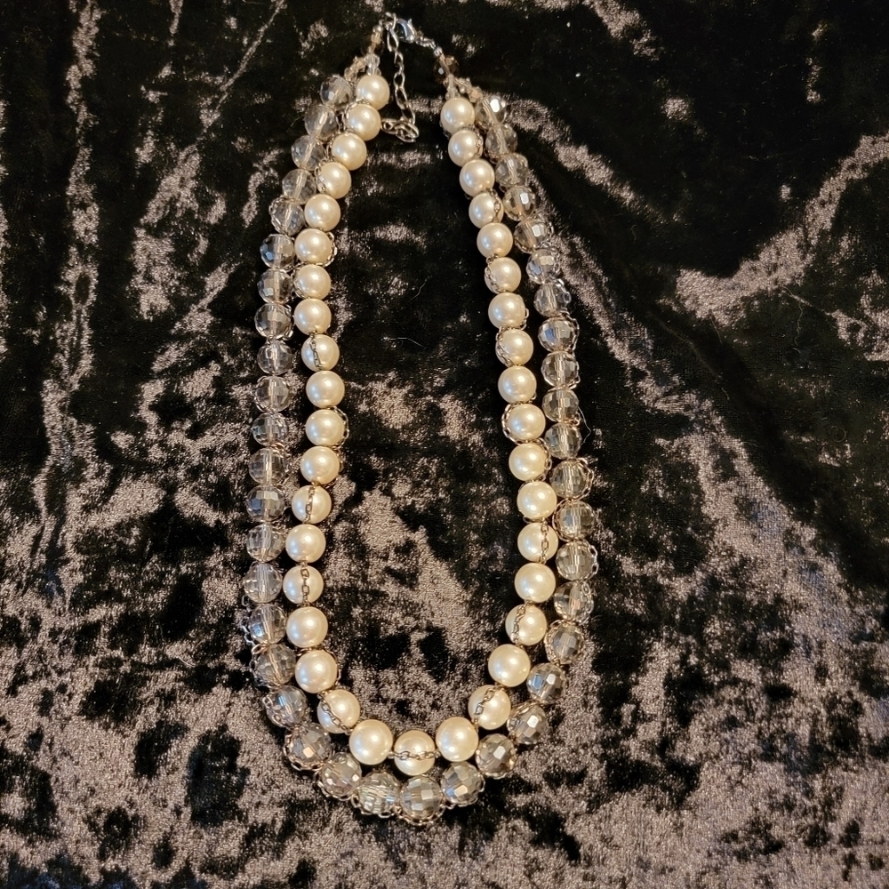 Vintage Faux Pearl and Crystal Necklace - Picture 8 of 9